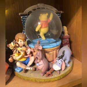 Winnie the Pooh Snow Globe